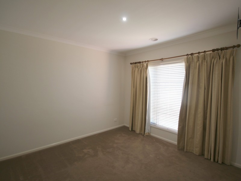 13 Scotney Road, Craigieburn VIC 3064