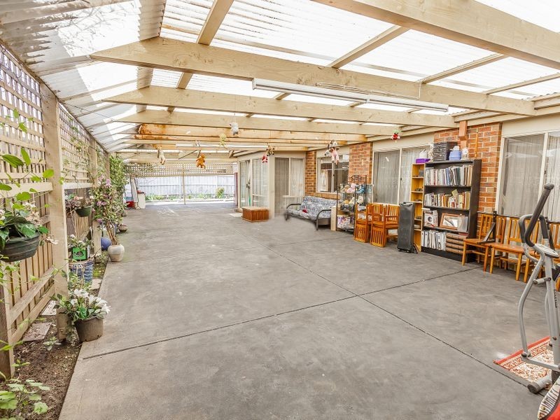 32 Salween Crescent, Roxburgh Park VIC 3064