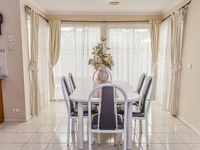 32 Salween Crescent, Roxburgh Park VIC 3064