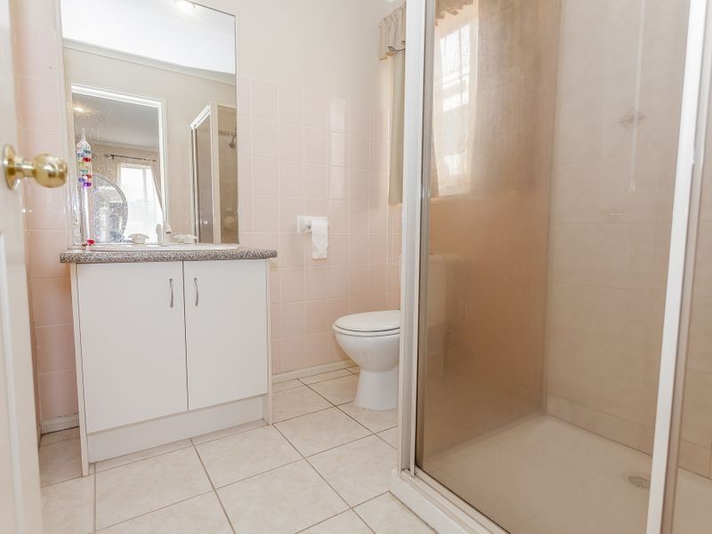 32 Salween Crescent, Roxburgh Park VIC 3064