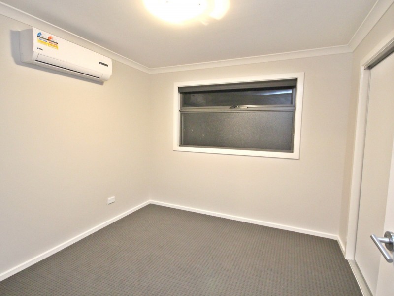 8 Fame Way, Craigieburn VIC 3064
