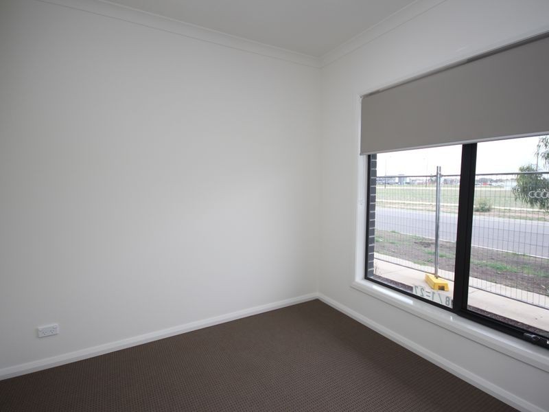 8/1-27 Punt St, Craigieburn VIC 3064