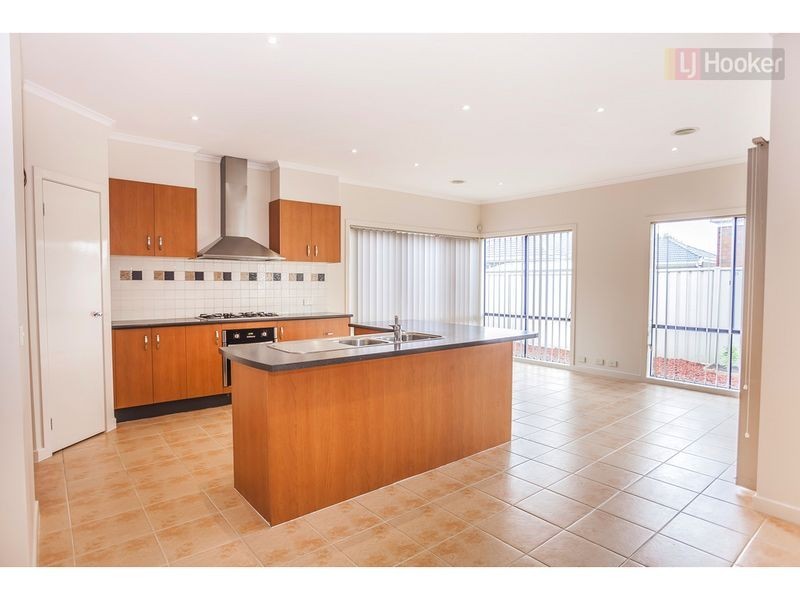 4 Pinehurst Rise, Craigieburn VIC 3064