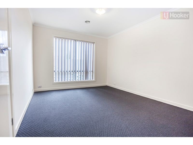 4 Pinehurst Rise, Craigieburn VIC 3064