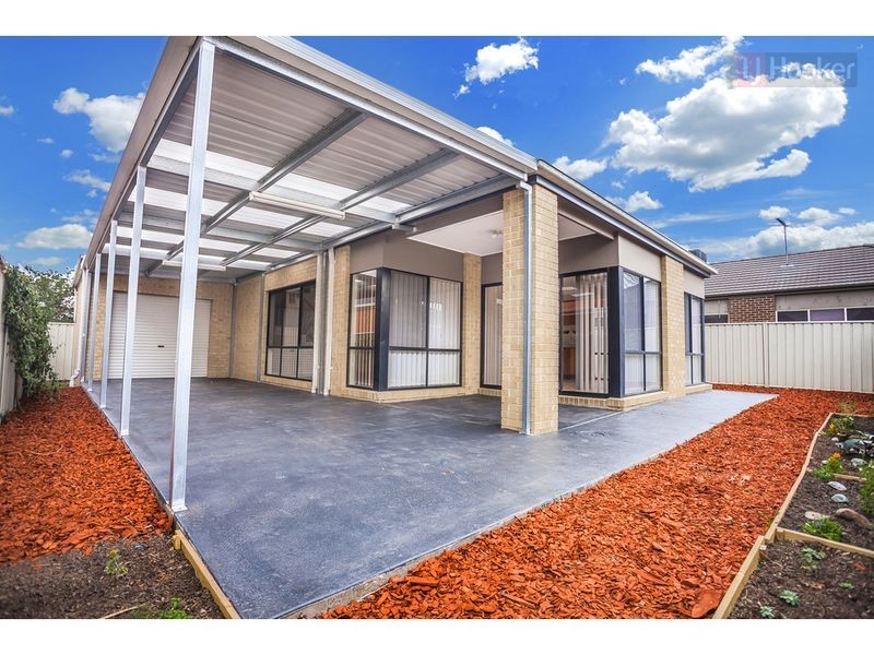 4 Pinehurst Rise, Craigieburn VIC 3064