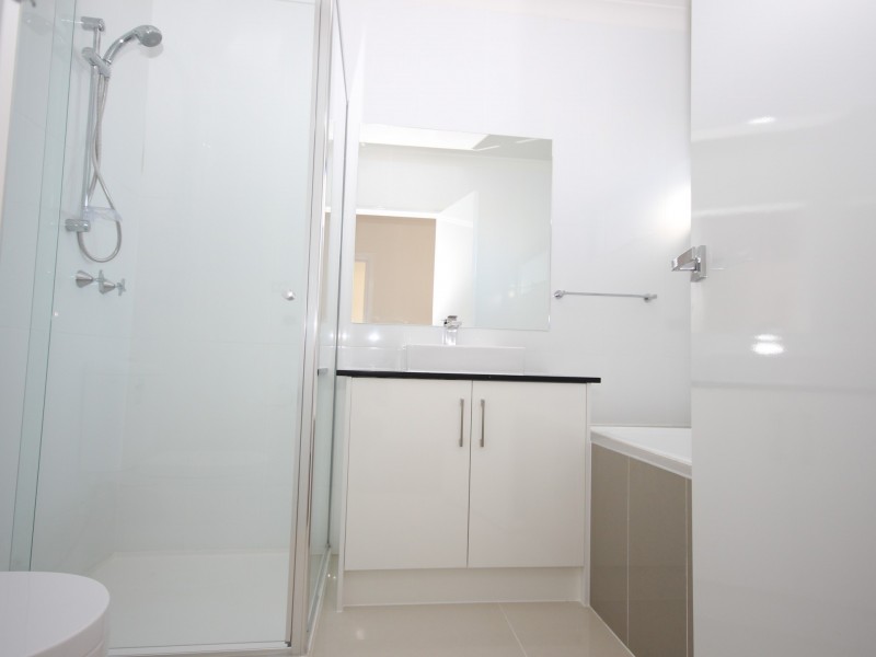 Unit 2/95 Power St, St Albans VIC 3021