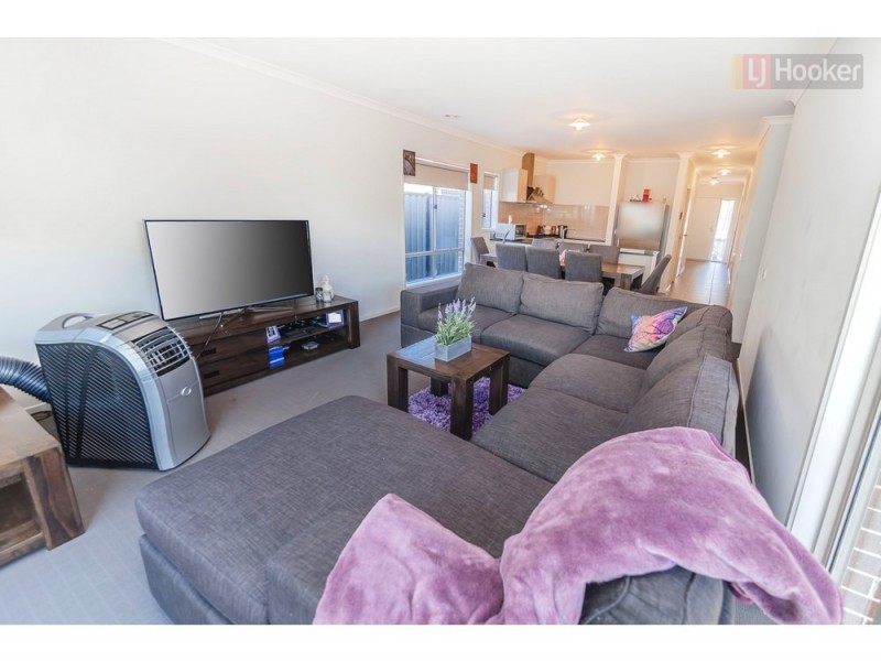 96 Bluebell Drive, Craigieburn VIC 3064