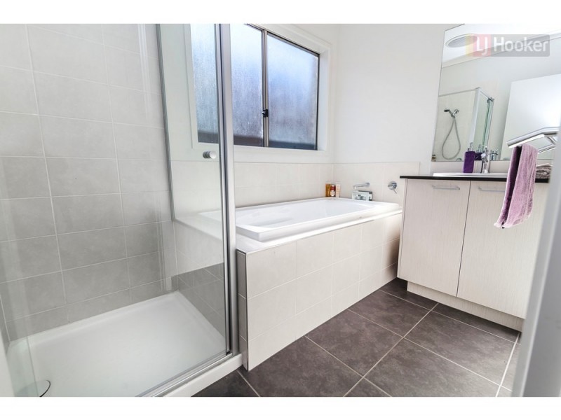 96 Bluebell Drive, Craigieburn VIC 3064