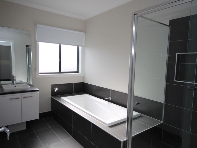 39 Scoria Circuit, Craigieburn VIC 3064