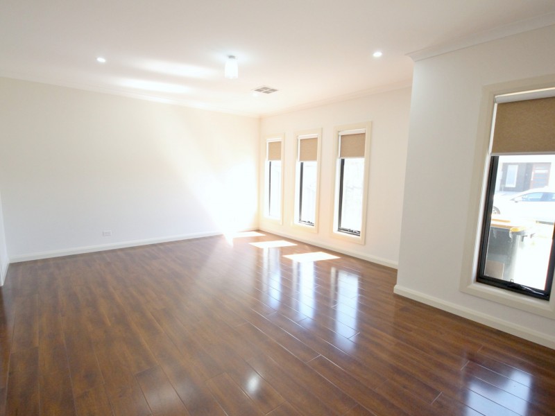 7 Recreation St, Roxburgh Park VIC 3064