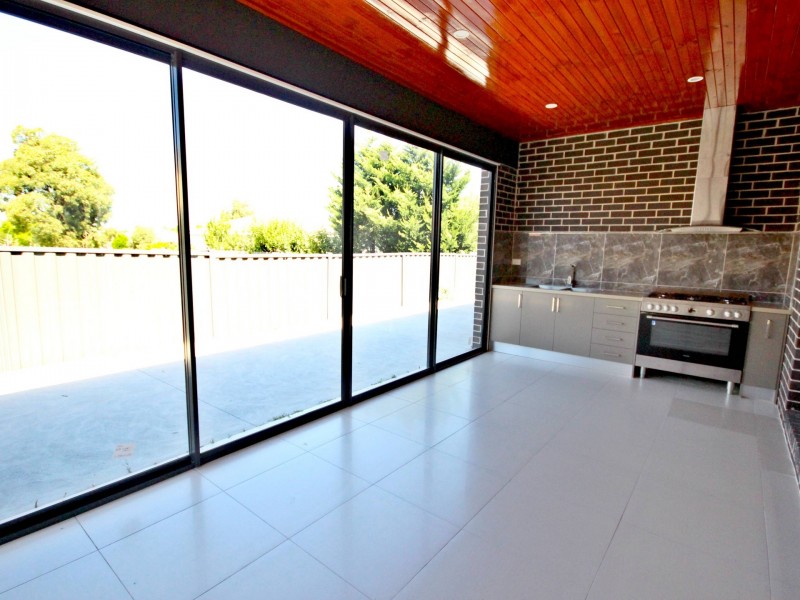 7 Recreation St, Roxburgh Park VIC 3064