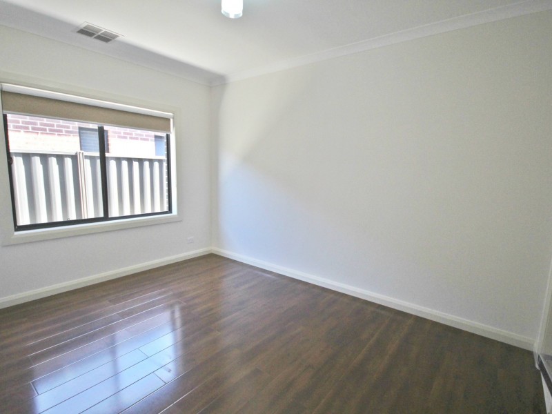 7 Recreation St, Roxburgh Park VIC 3064