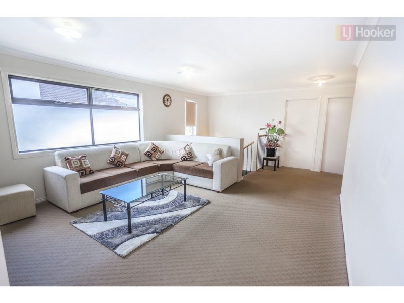 19 Mallard Cct, Craigieburn VIC 3064