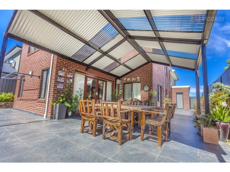 19 Mallard Cct, Craigieburn VIC 3064