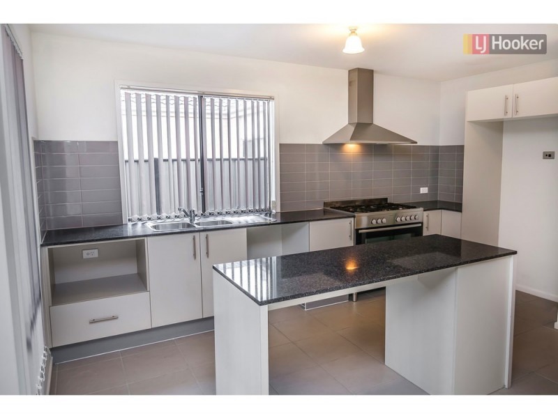 76 Thoresby Circuit, Craigieburn VIC 3064