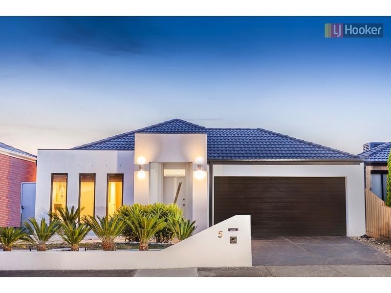 5 Pinelea Court, Roxburgh Park VIC 3064