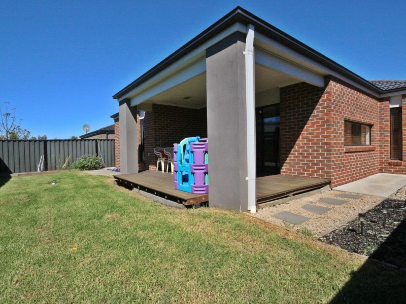 78 Newbury Blvd, Craigieburn VIC 3064