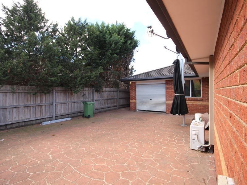 18 Mensa Court, Roxburgh Park VIC 3064