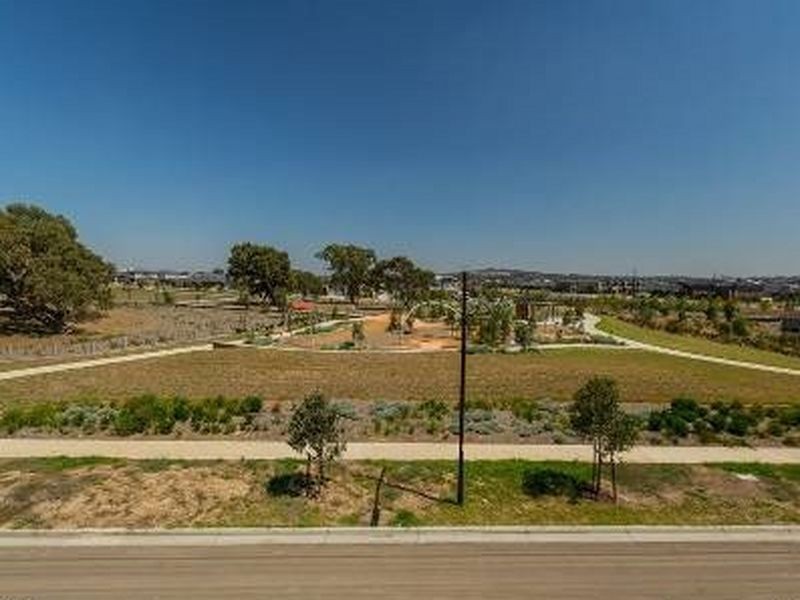 16 Ardour Grove, Craigieburn VIC 3064
