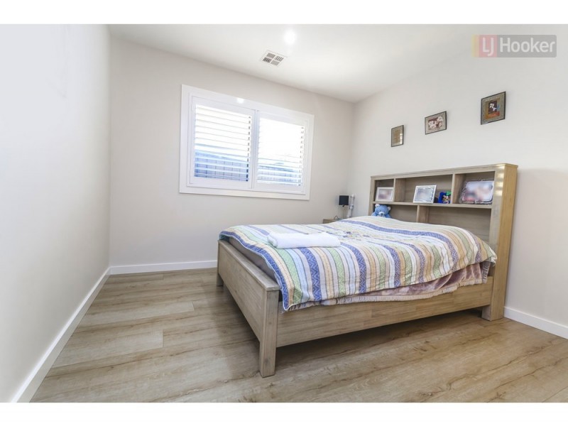 15 Fame Way, Craigieburn VIC 3064