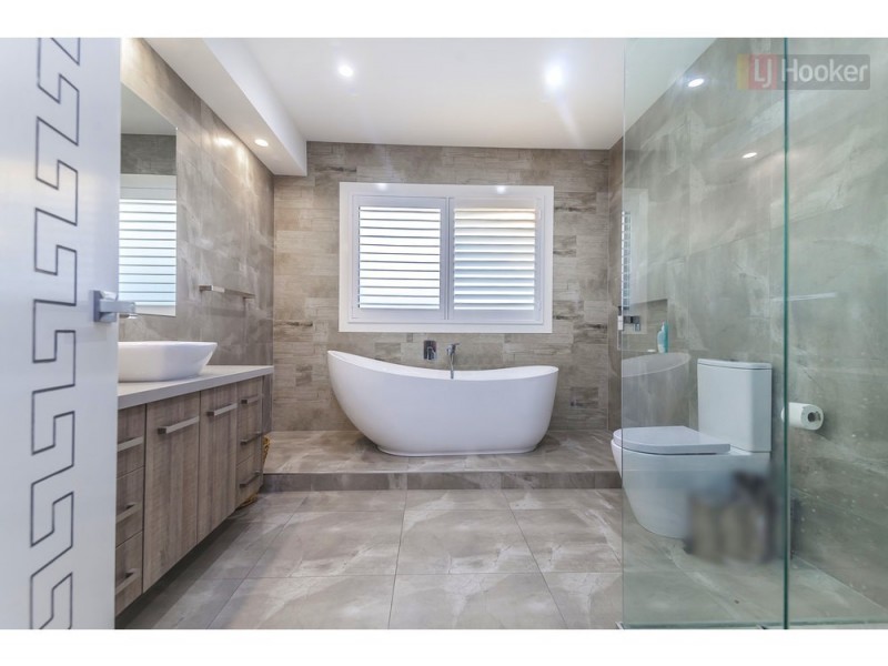 15 Fame Way, Craigieburn VIC 3064