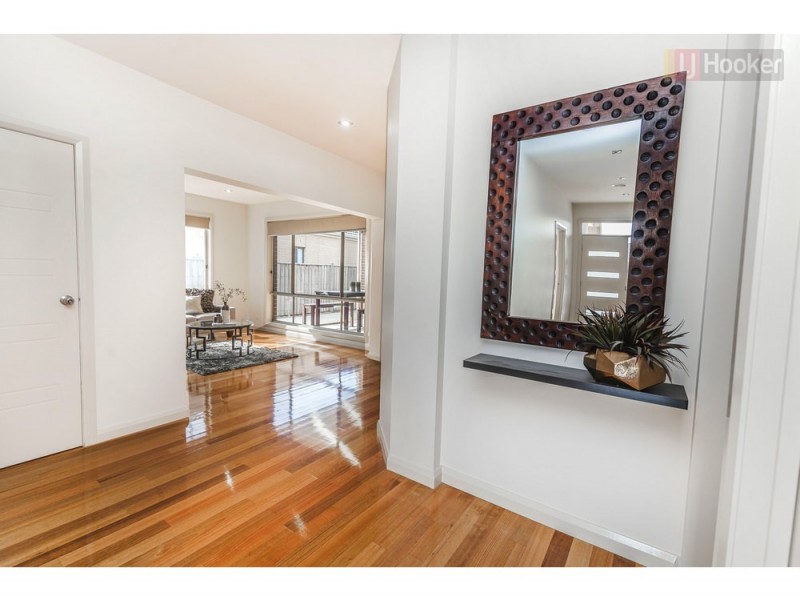 14 Taransay Way, Craigieburn VIC 3064