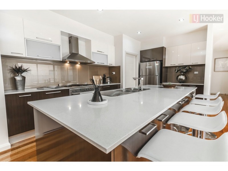14 Taransay Way, Craigieburn VIC 3064