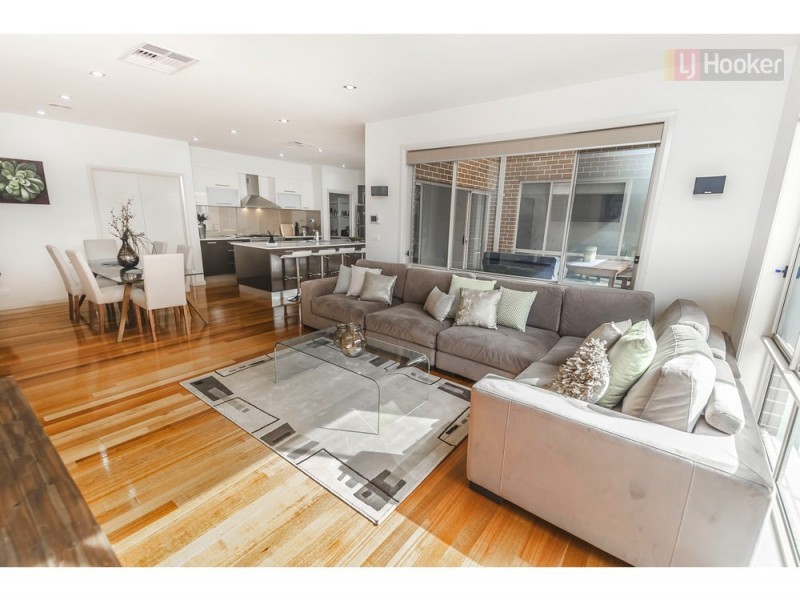 14 Taransay Way, Craigieburn VIC 3064