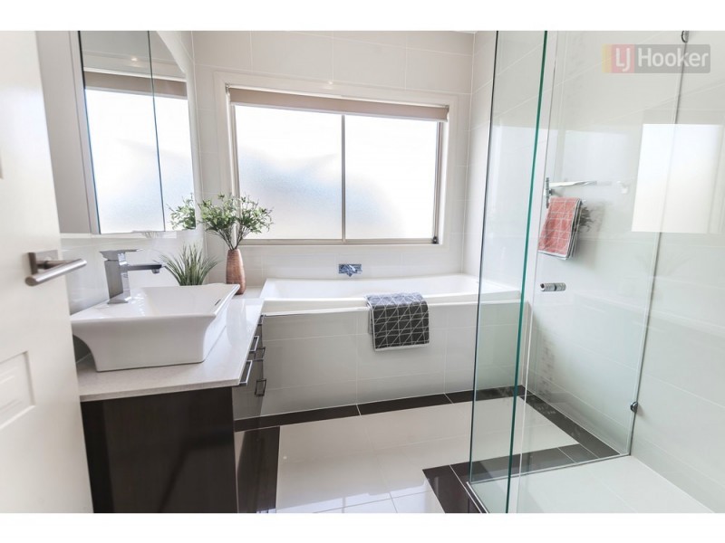 14 Taransay Way, Craigieburn VIC 3064