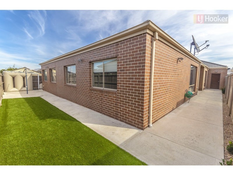 14 Taransay Way, Craigieburn VIC 3064