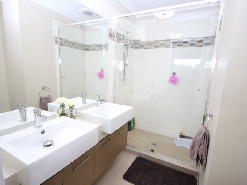 124 Moor Park Drive, Craigieburn VIC 3064