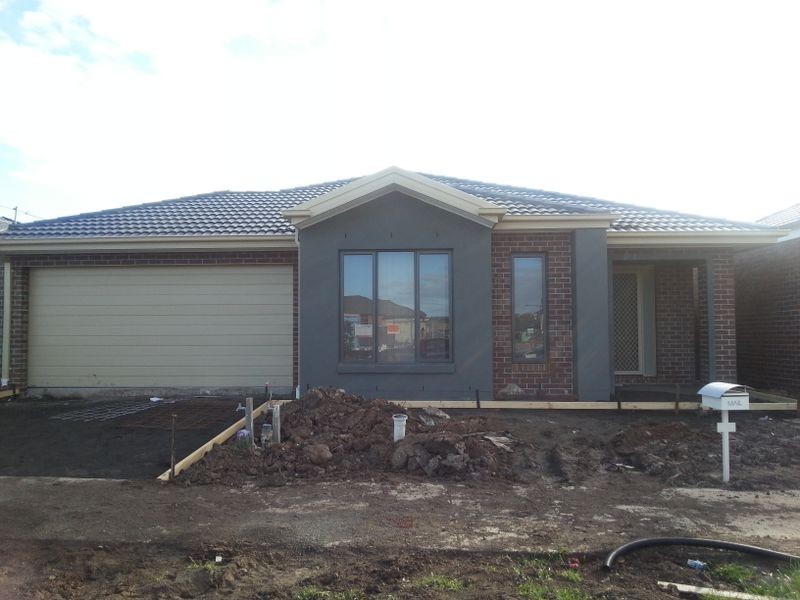 10 Dashing Rd, Craigieburn VIC 3064