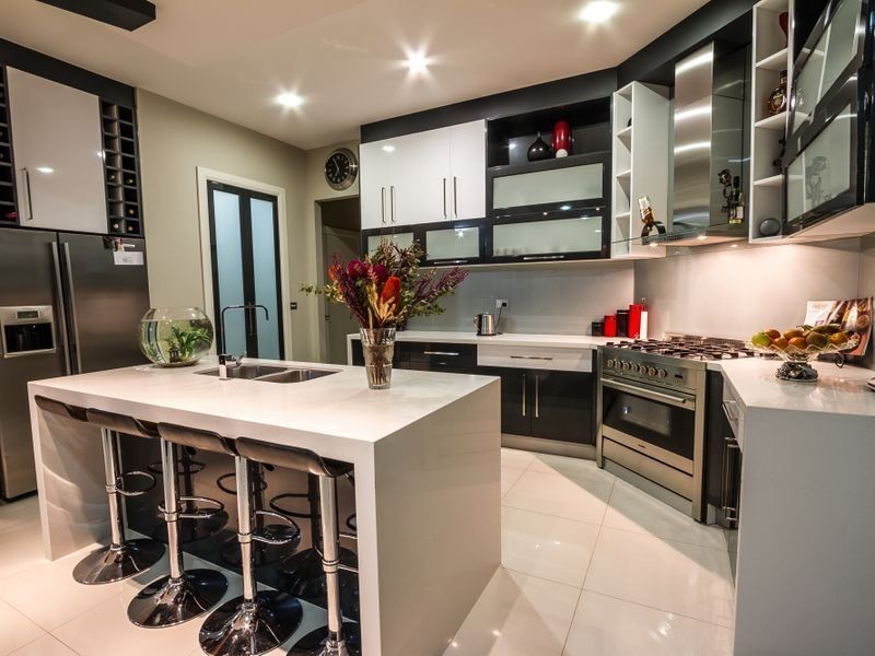 17 Bickerton Way, Roxburgh Park VIC 3064