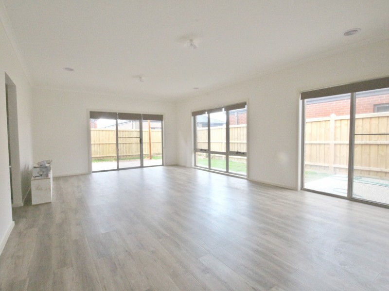 21 Highfield Drive, Mickleham VIC 3064