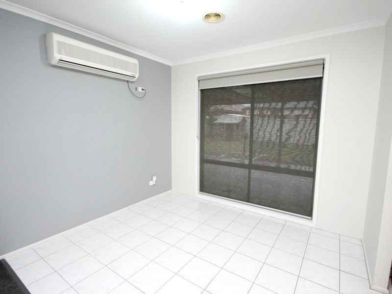 8 Waterdale Rise, Craigieburn VIC 3064