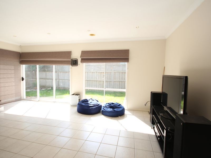 7 Oakville Place, Craigieburn VIC 3064