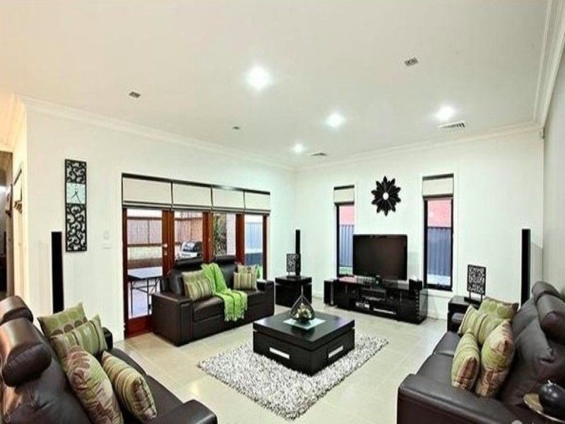 28 Candlebark Dr, Greenvale VIC 3059