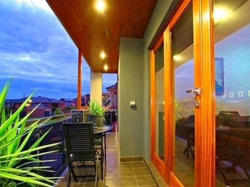 28 Candlebark Dr, Greenvale VIC 3059