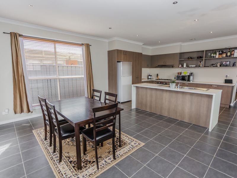 42 Mareeba Way, Craigieburn VIC 3064