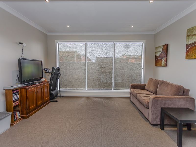42 Mareeba Way, Craigieburn VIC 3064