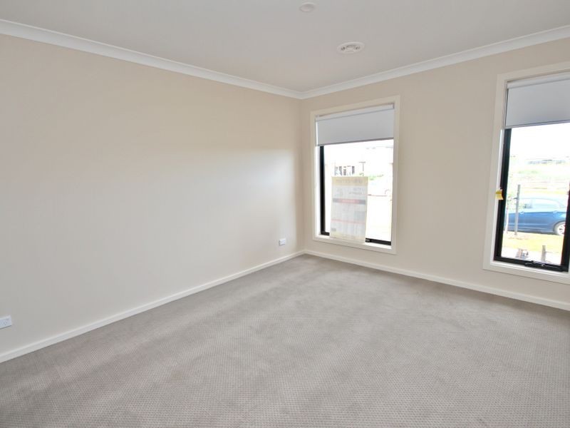 31 Streamside Drive, Craigieburn VIC 3064