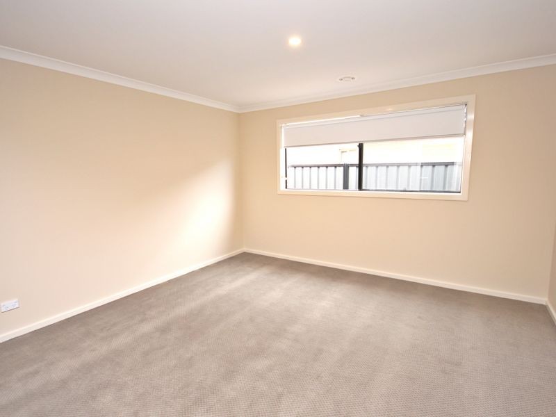 31 Streamside Drive, Craigieburn VIC 3064