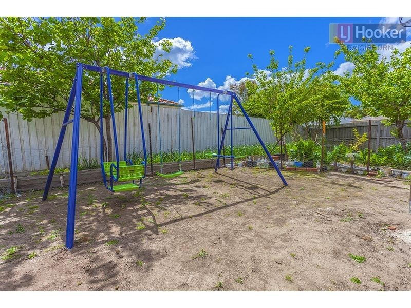 14 Wrigley Cres, Roxburgh Park VIC 3064
