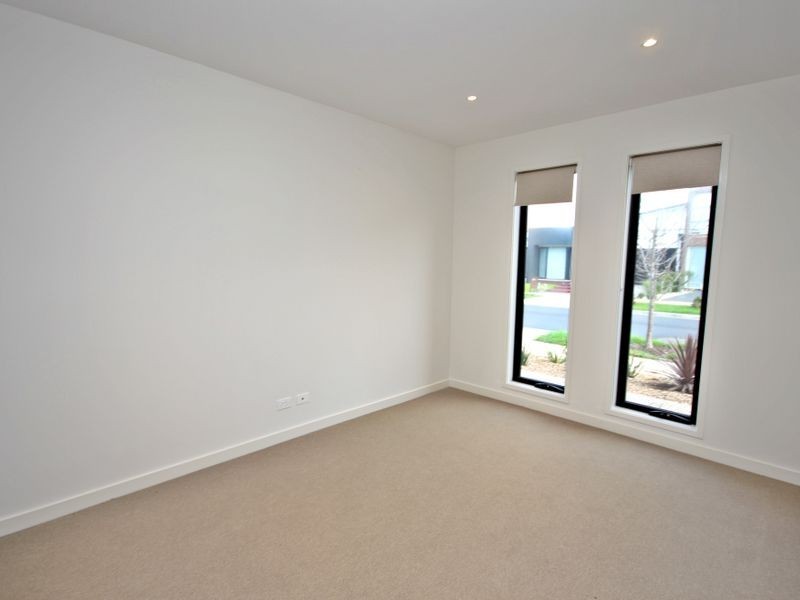 5 Cavell Drive, Craigieburn VIC 3064