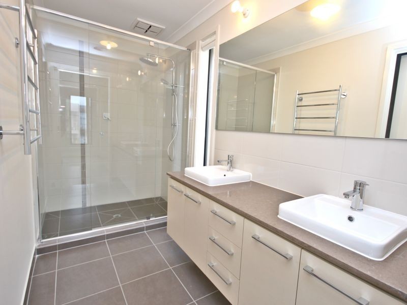 5 Cavell Drive, Craigieburn VIC 3064