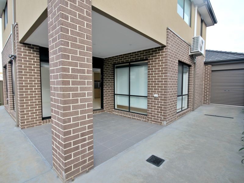 5 Cavell Drive, Craigieburn VIC 3064