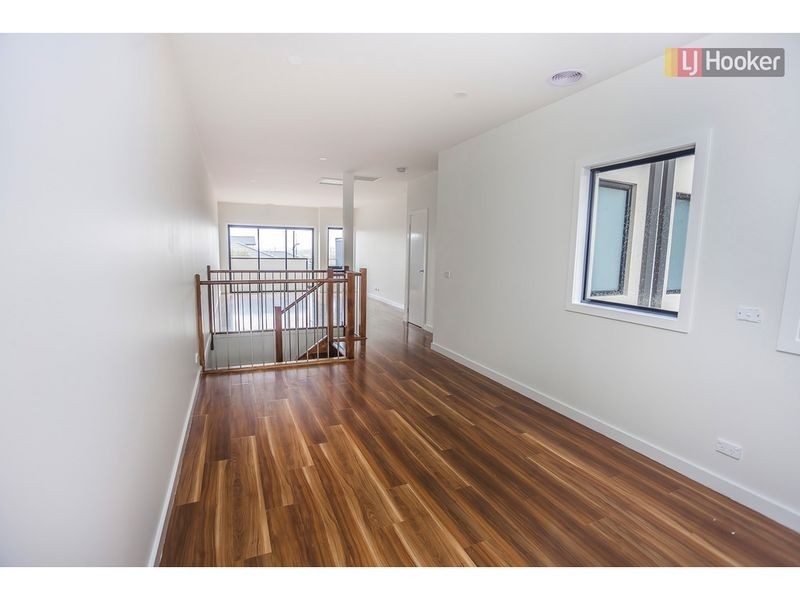 32 Faith Grange Road, Craigieburn VIC 3064