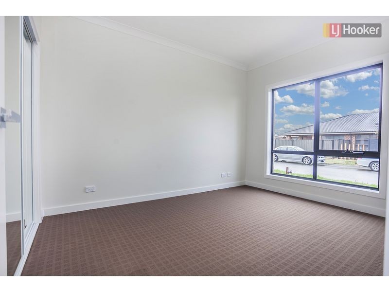 32 Faith Grange Road, Craigieburn VIC 3064