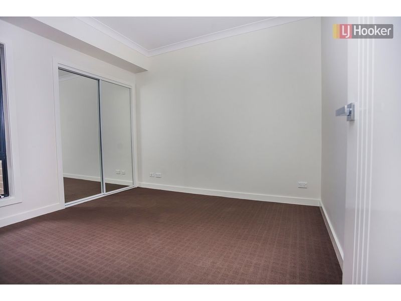 32 Faith Grange Road, Craigieburn VIC 3064