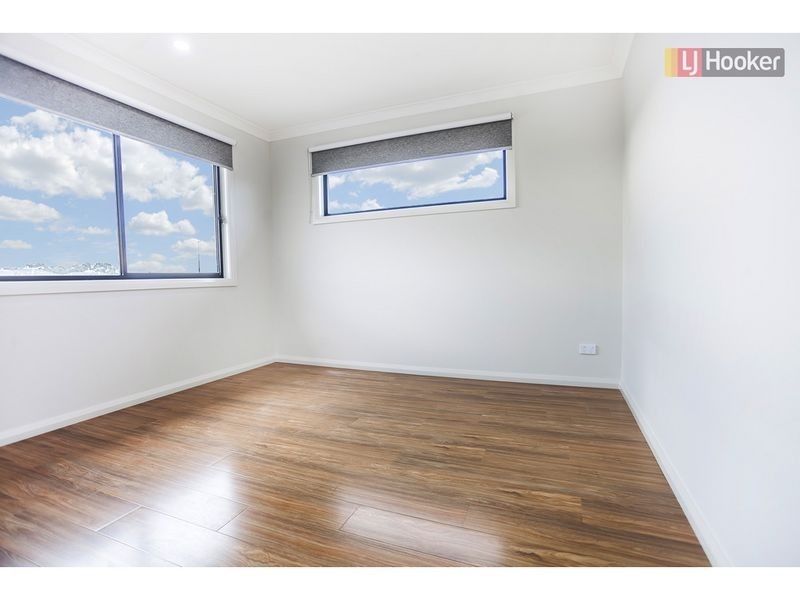 8a Plaza Court, Roxburgh Park VIC 3064